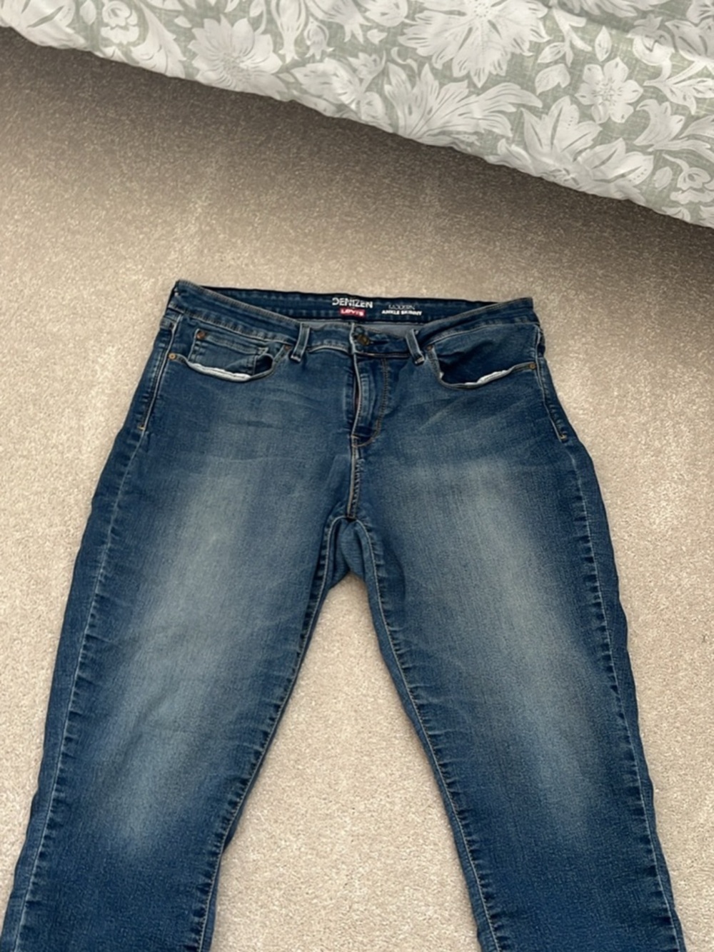 Levi's Women's Medium Blue Skinny Jeans